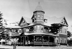 Evelyn Hall on the Bay View Campus is one of the finest examples of 1890s Queen Anne-style architecture.
