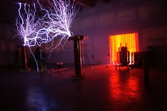 The Geek Group High Voltage Lab – Tesla Coil