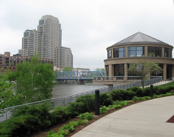 The Van Andel Museum and The Grand River.