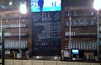 The bar at Elk Brewing 